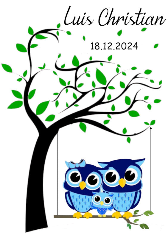 Taufkerze: Eulenfamilie unter dem Lebensbaum