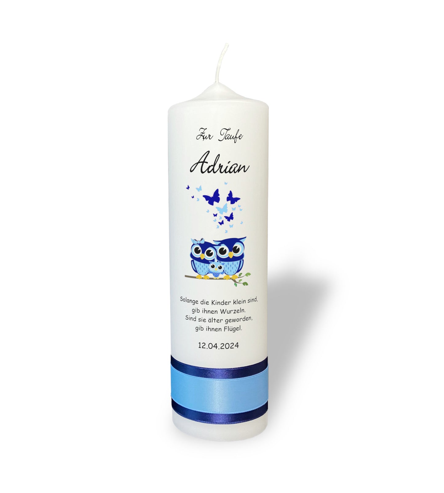 Taufkerze: Eulenweisheit und Schmetterlingsflug