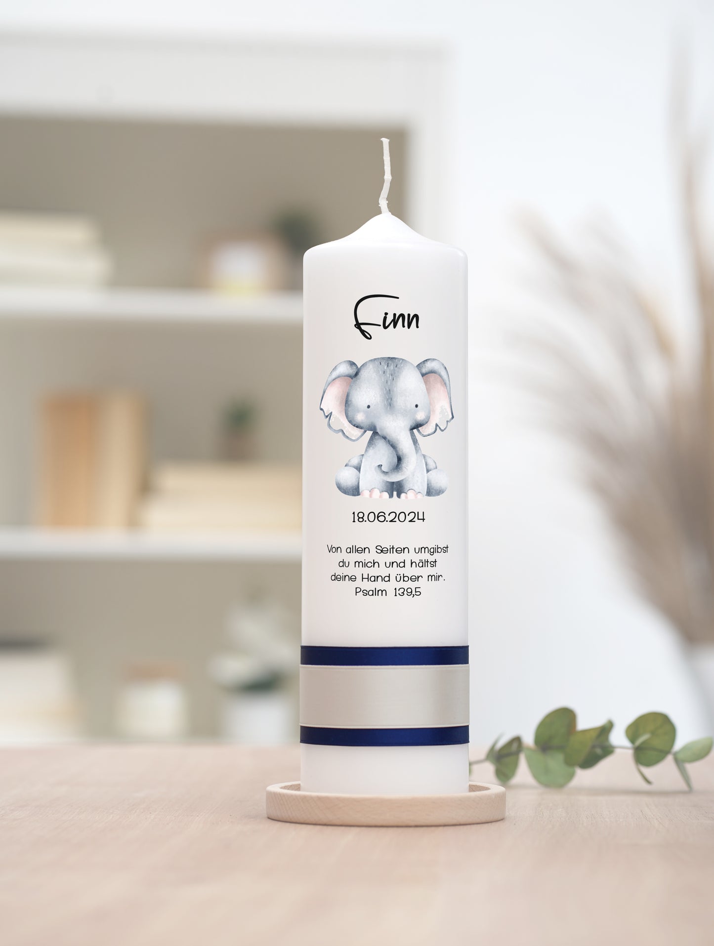 Taufkerze: Sanfter Riese