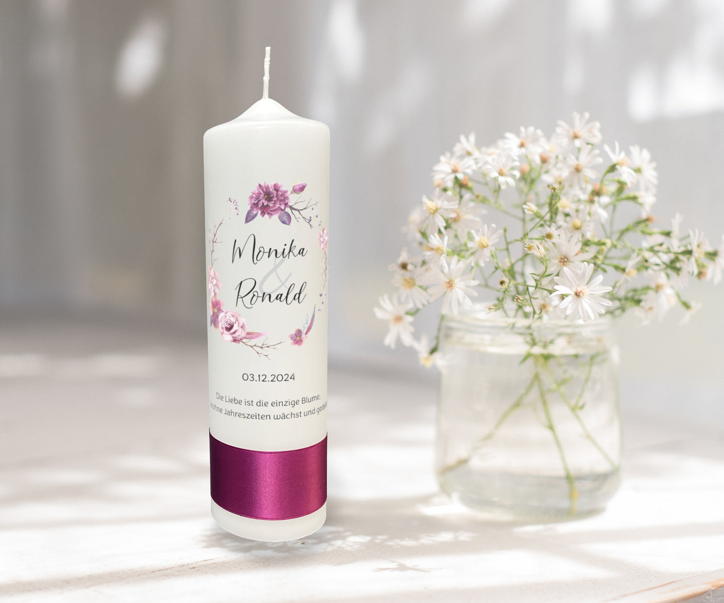 Hochzeitskerze: Blumenkranz Lila